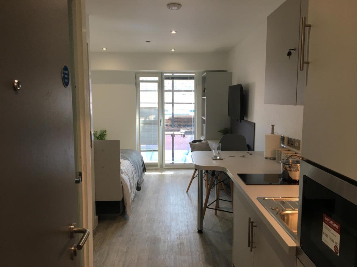 Modern Studios, Newcastle Under Lyme - Sk Luaran gambar